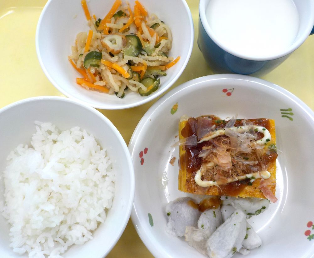 ご飯

エビ卵お好み焼き風

ベイクド里芋

切干大根ときゅうりのごま和え

牛乳