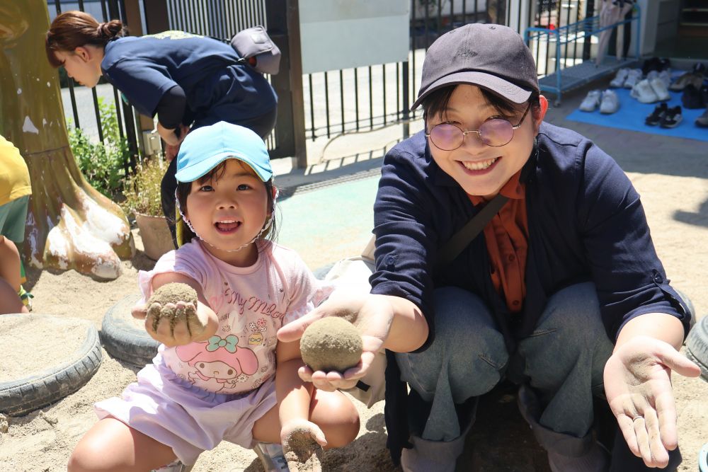 こちでも　「できたー♡」
「初めてこんなにキレイにできた！！」
と嬉しそうなお母さん♪
Mちゃんもできた時はとっても嬉しそうに教えてくれました
子どもの時を思い出しながら一緒に楽しめたかな？