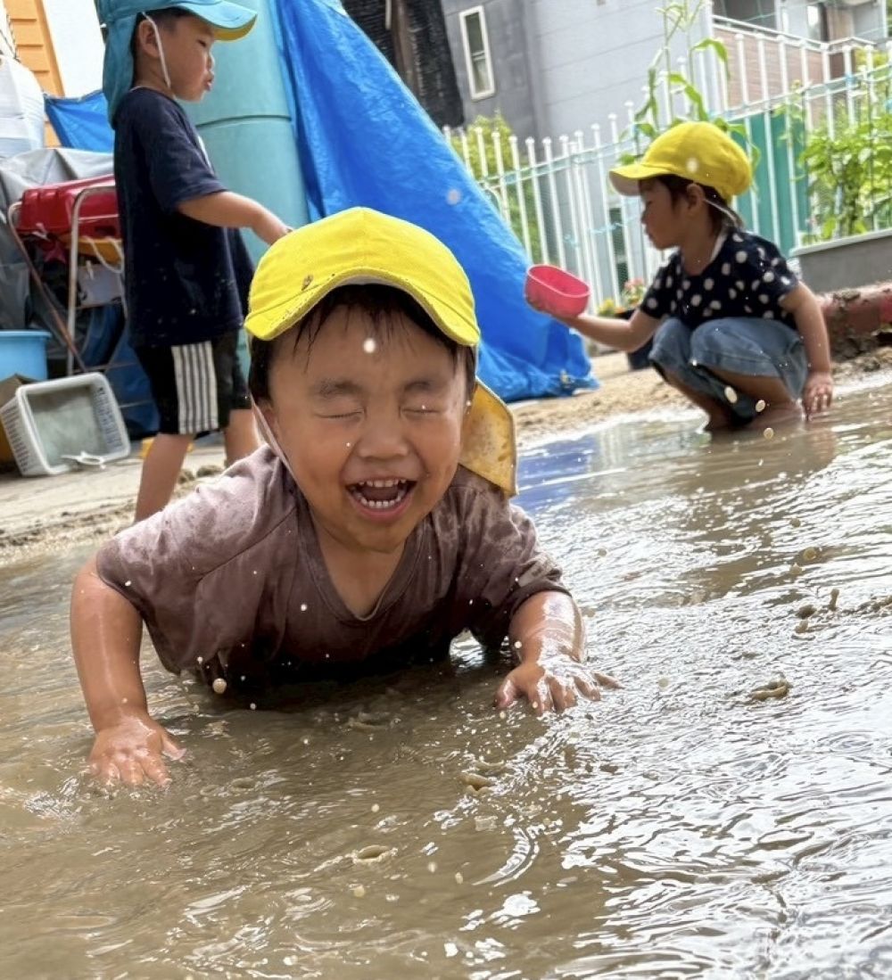 そしてそして…
もっと大胆に😆

水しぶきもへっちゃらです✨️