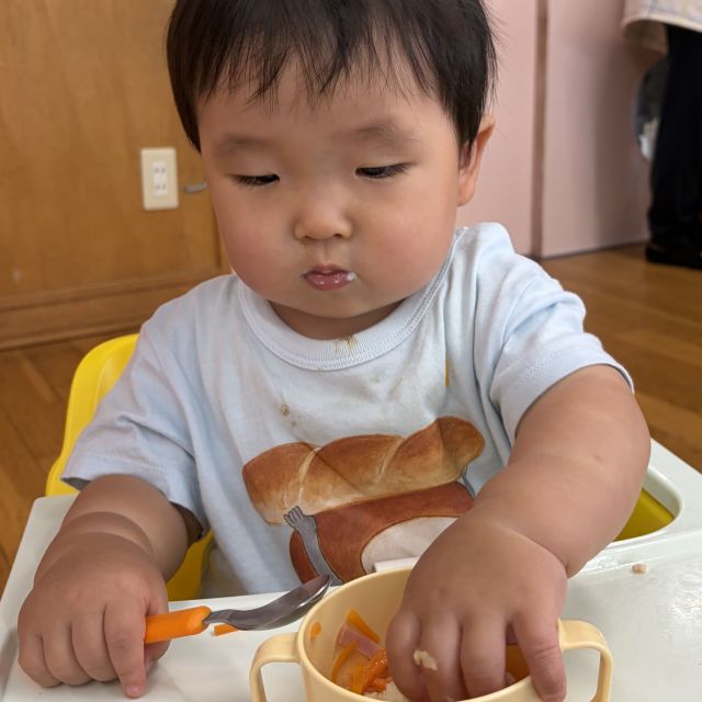 ＊　給食時間の様子　（あいはうす）　＊