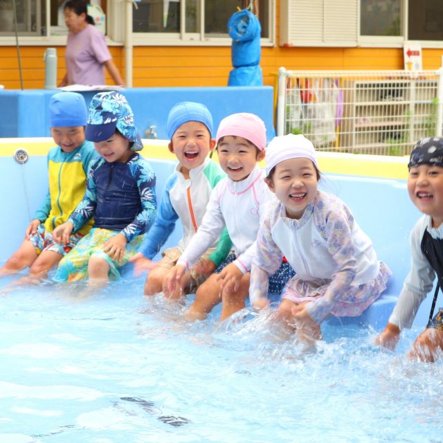 ＊ 　2・4歳児　プール　＊