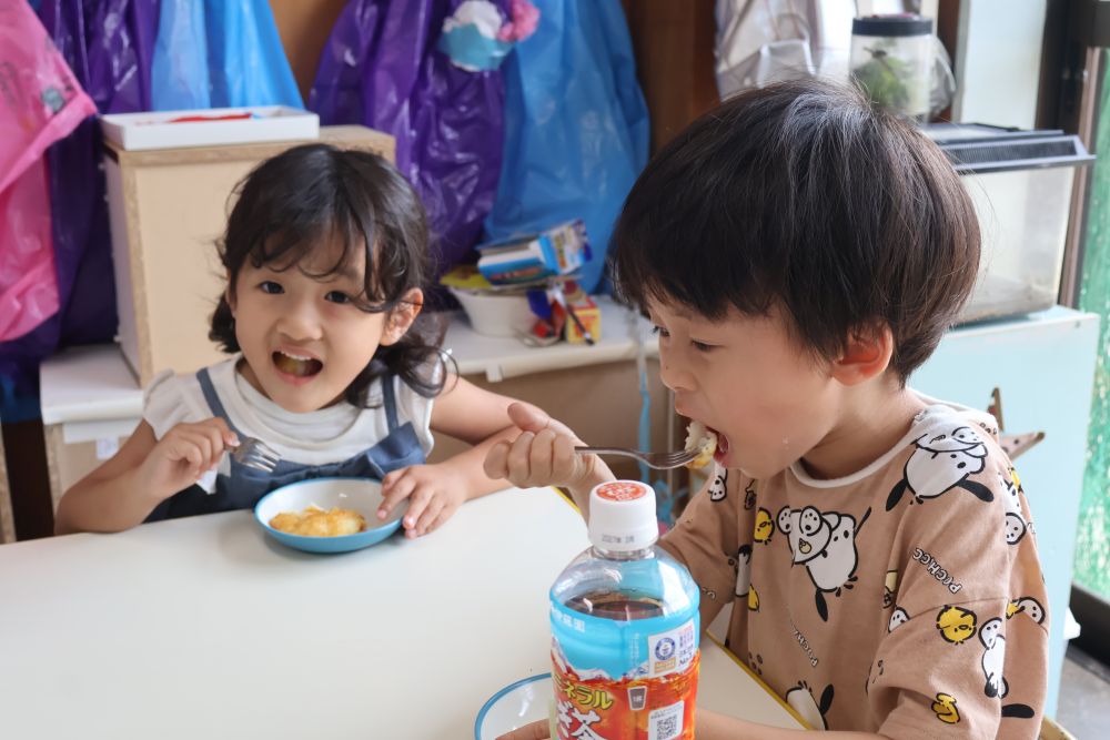 みんなの好きなバター醤油味に仕上がったいも餅♡

「いただきまーす！！」

あっという間にピカピカになっていくお皿たち✨（笑）
久しぶりのクッキングも楽しかったね☺

「もっと食べたかった~！」という声も多かったので、ぜひお家でも作ってみてくださいね！