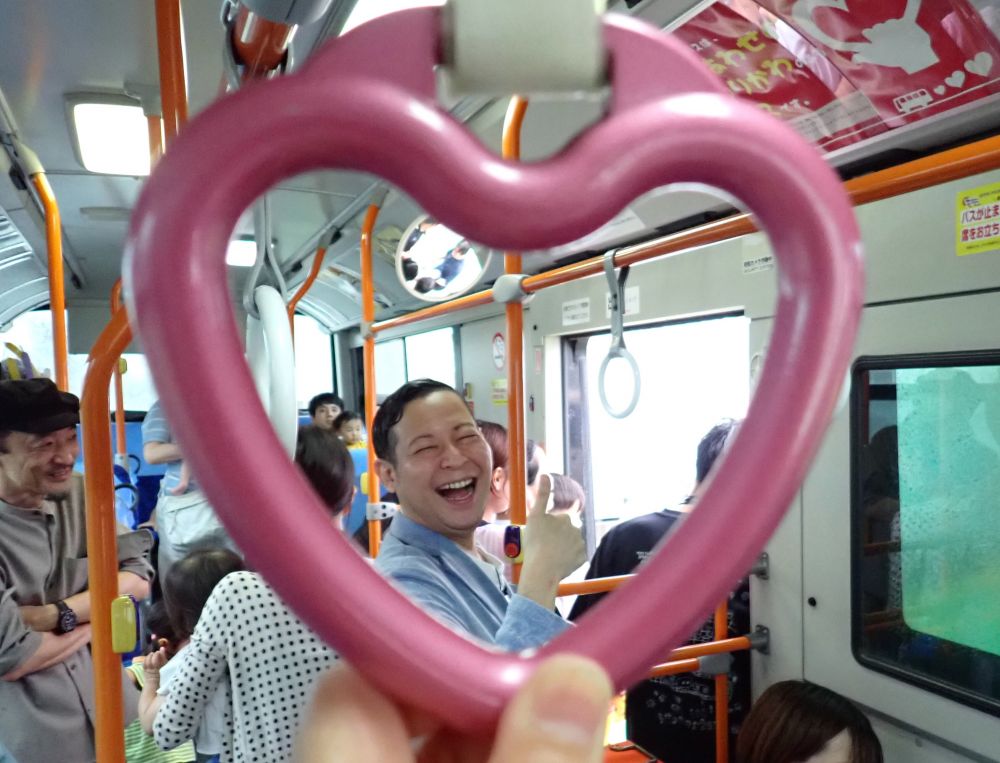 フリータレントのりょーまさんも
一緒に乗車💗

楽しいバスの時間♪