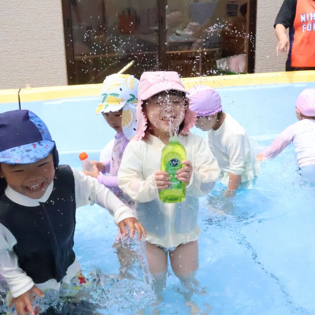 プール開き②　＊３・４・５歳児＊