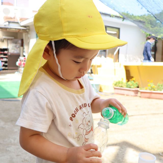 色水遊び　＊1．2歳児＊