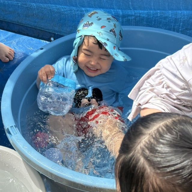 プール楽しい！　～１歳児　ヒヨコ組～