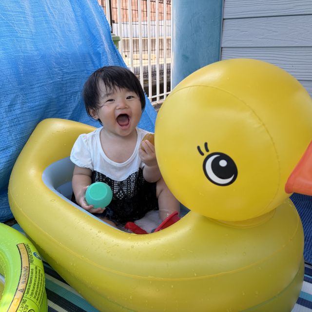 プール　～０歳児　ウサギ組～