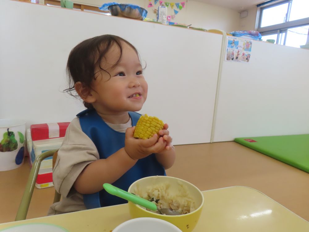 給食の時間
とっても美味しいぃ～！！