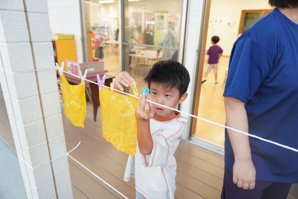 干して乾かします！
洗濯ばさみでしっかり止めて
「飛んでいきませんように♡」