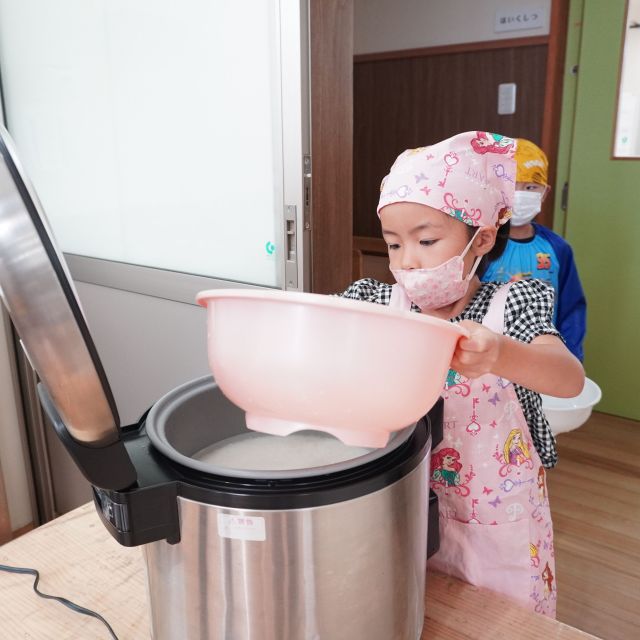 ＊　５歳児　園に泊まろう！【夜ご飯作り】すぽんじくろみチーム①　＊