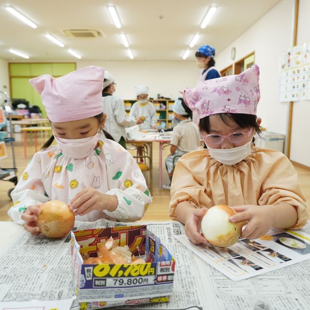 ＊　５歳児　園に泊まろう！【夜ご飯作り】すぽんじくろみチーム②　＊