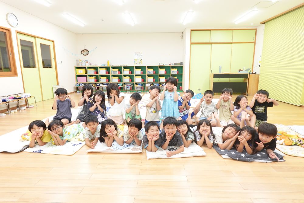 お泊まりの中でも
寝る前ってなんだか
今まで以上にワクワクしません？♡
友達と一緒に過ごすかけがえのない時間♡