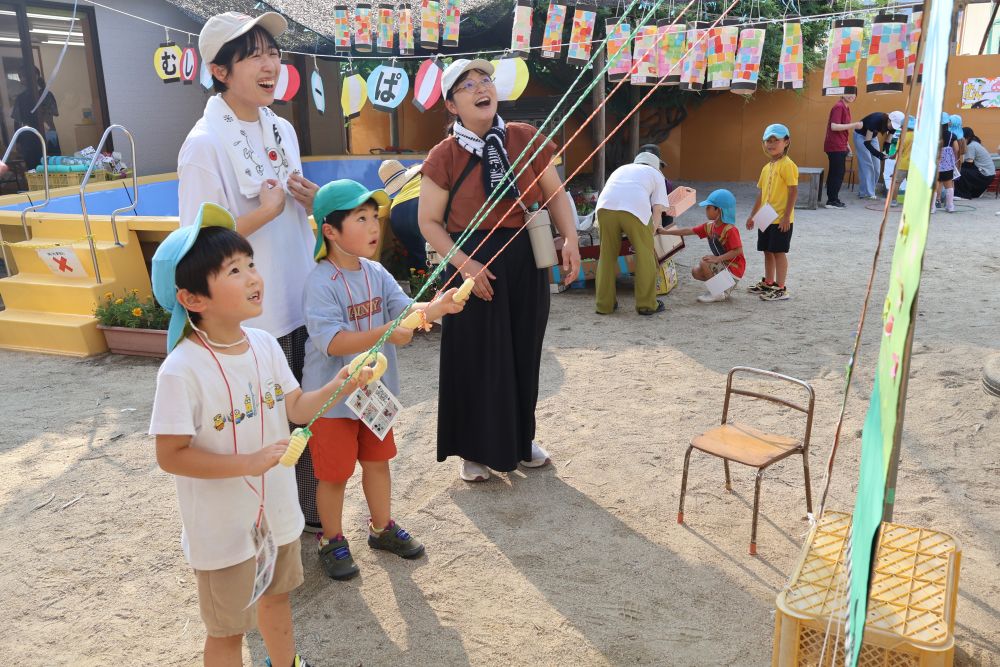 
いい勝負のKくんとGくん
お手伝いのお母さんたちも
いい接戦に大盛り上がり👏

