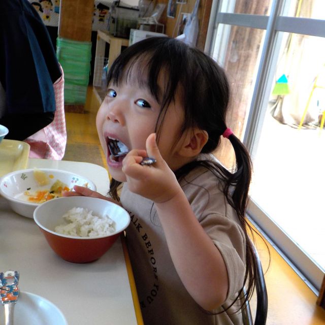 ＊　給食時間の様子　（門田認定こども園）　＊