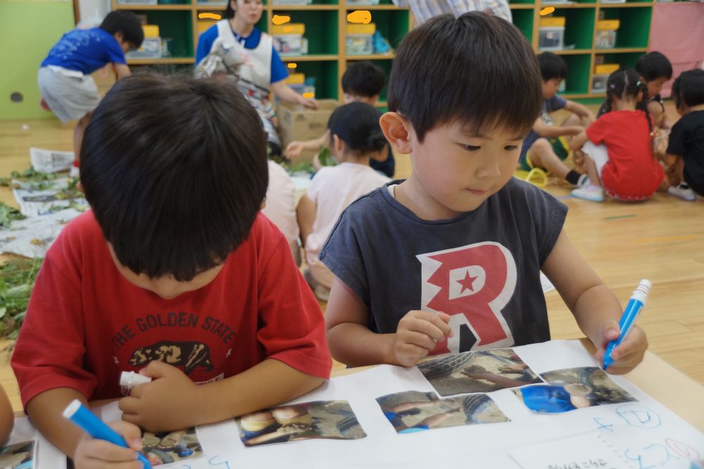 「どうやって書いたらいいんかな？」
どろだんごの作り方、、、、
言葉にするのは意外と難しい、、、、
どう書いたら伝わるか
考えながら書いていました♪