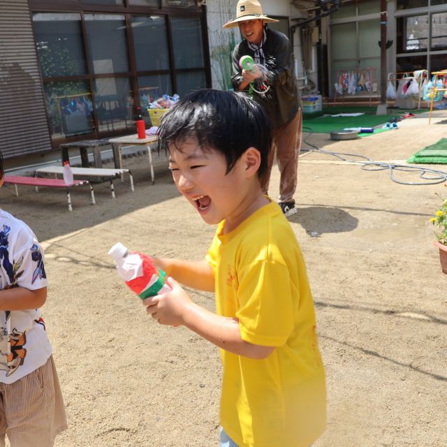 水鉄砲対決②　＊5歳児＊