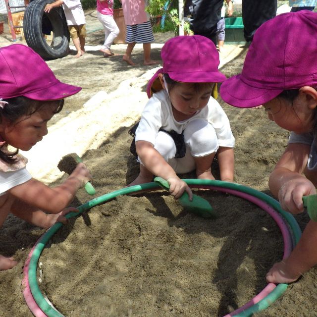 ＊	３歳児 　砂場遊び②プール　　＊