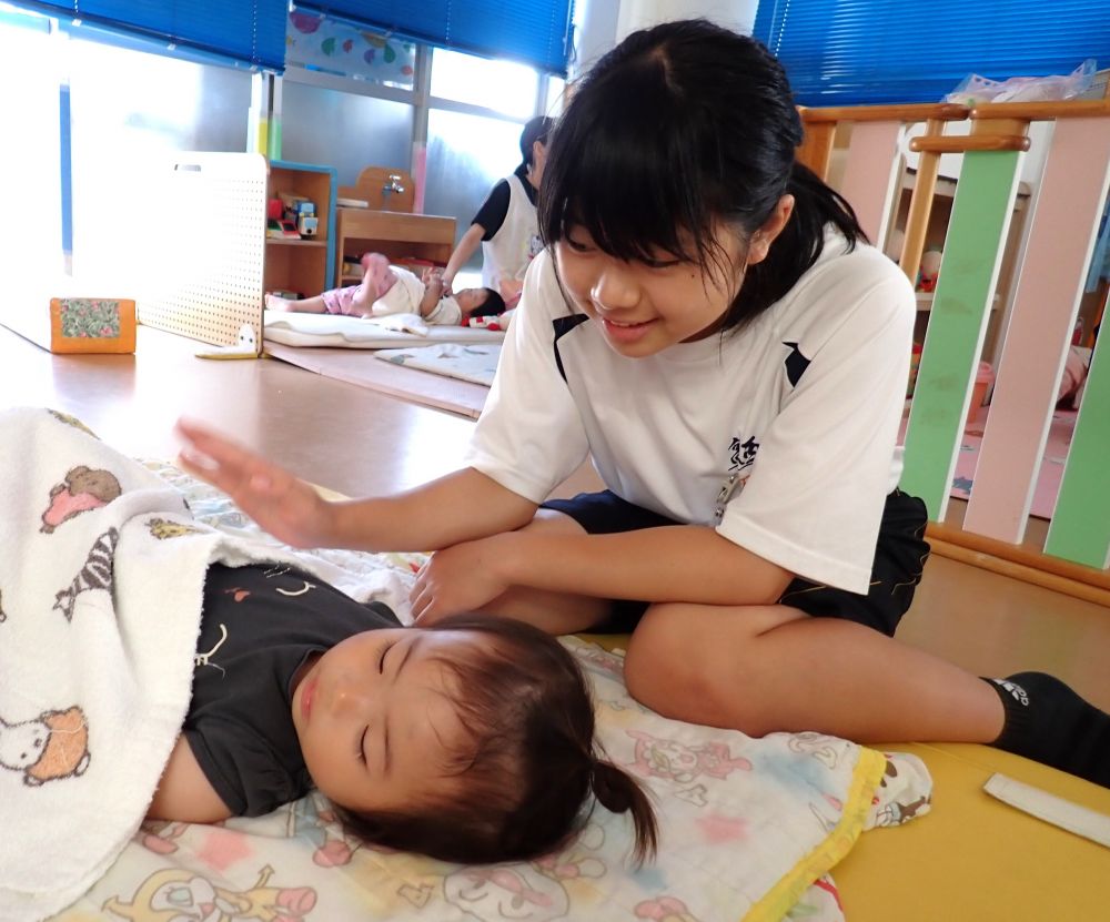 いっぱい遊んで
いっぱい食べて
優しくトントンしてくれました💤