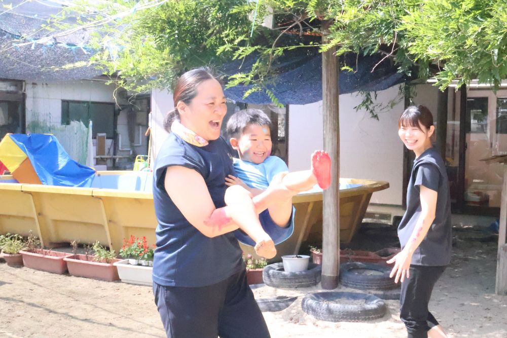 足形もつけちゃえ♪
世界に一つだけの素敵な作品ができました！
楽しかったね☆
