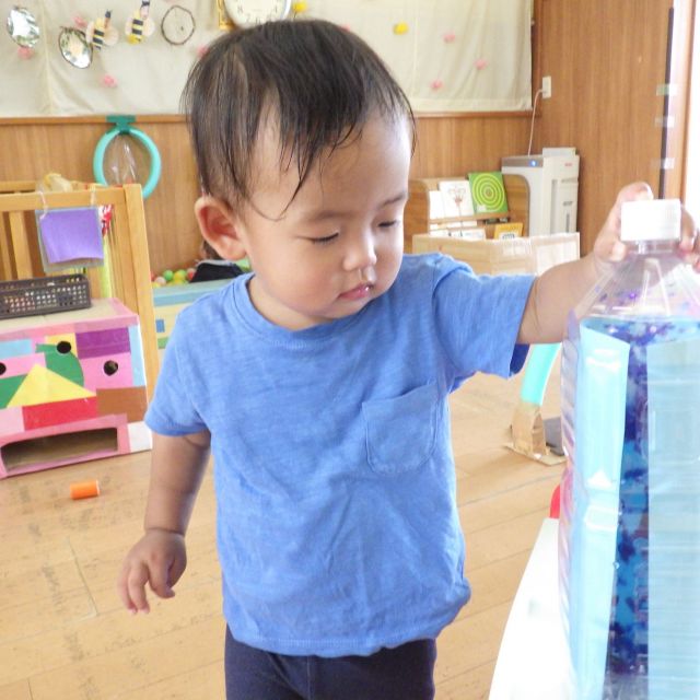＊　0歳児　ビー玉でアート　＊
