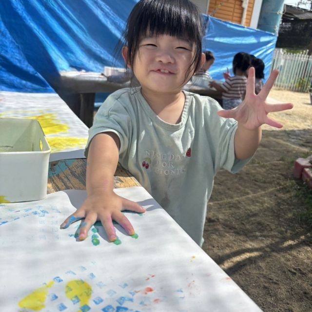 ボディペインティング　　　～１歳児　ヒヨコ組～