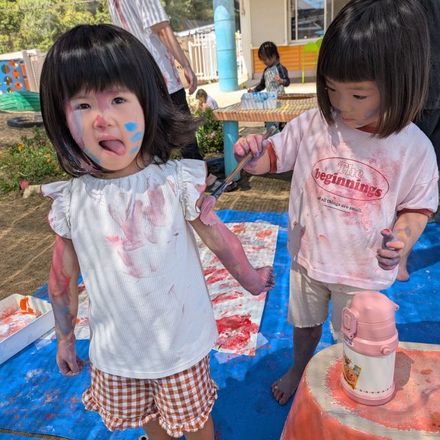2回目のボディ ペインティングをしたよ　～2歳児 　クマ組～