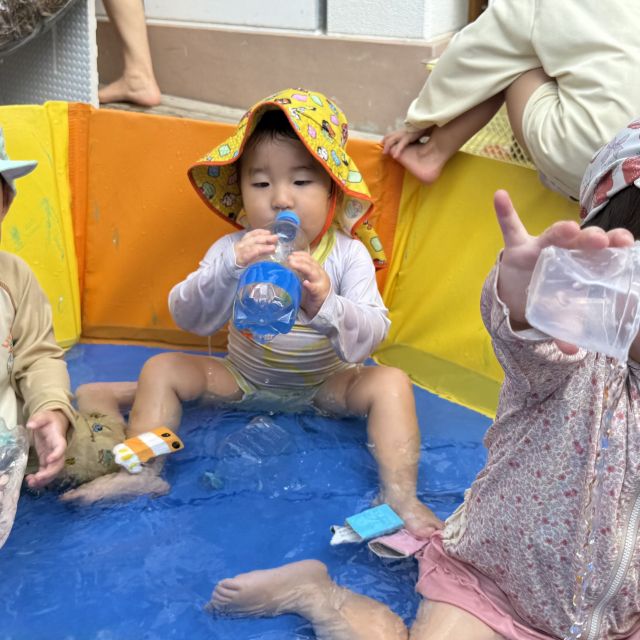プール、楽しかったね！！    ～1歳児  ヒヨコ組～