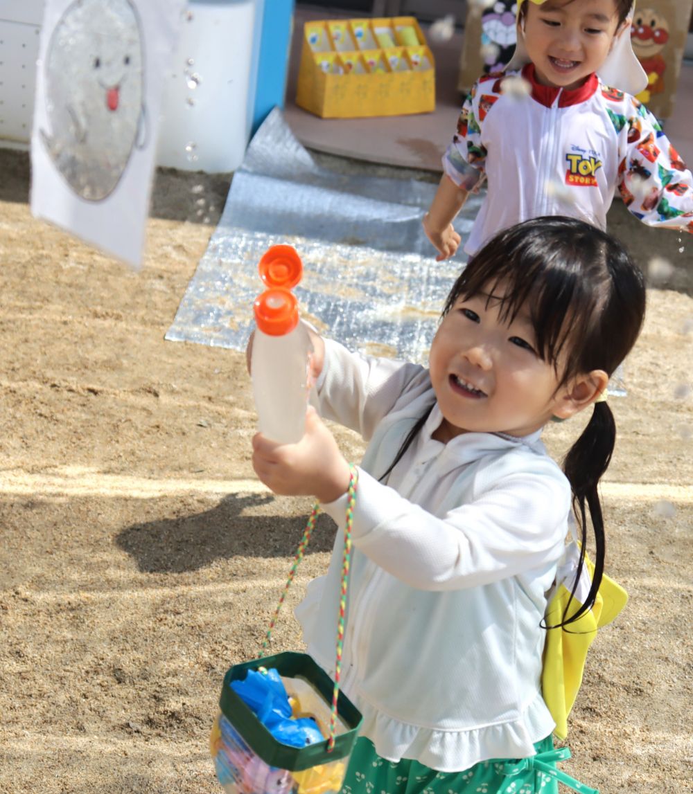 水鉄砲でおばけ退治👻