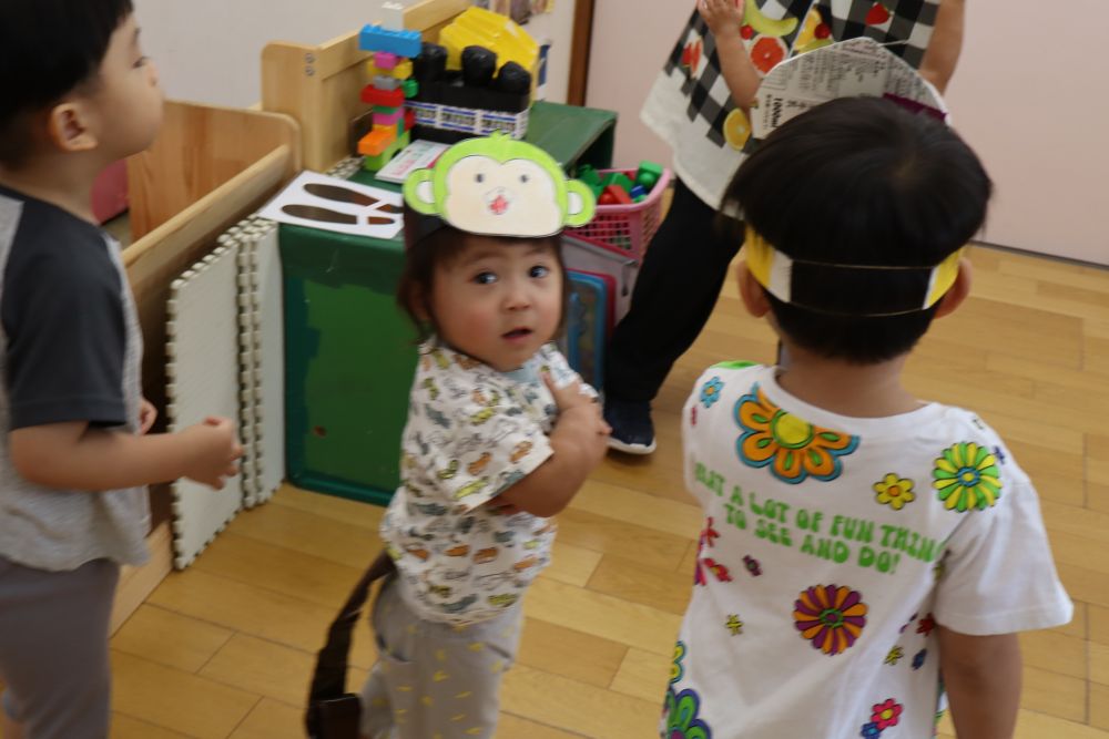 いよいよ土曜日はヒヨコさんの運動会！

動物になりきって
かわいいダンスを踊ります♡

動物のお面をかぶって準備オッケー🙆
クマ組さんもお面をかぶって
一緒に踊ってくれています♪