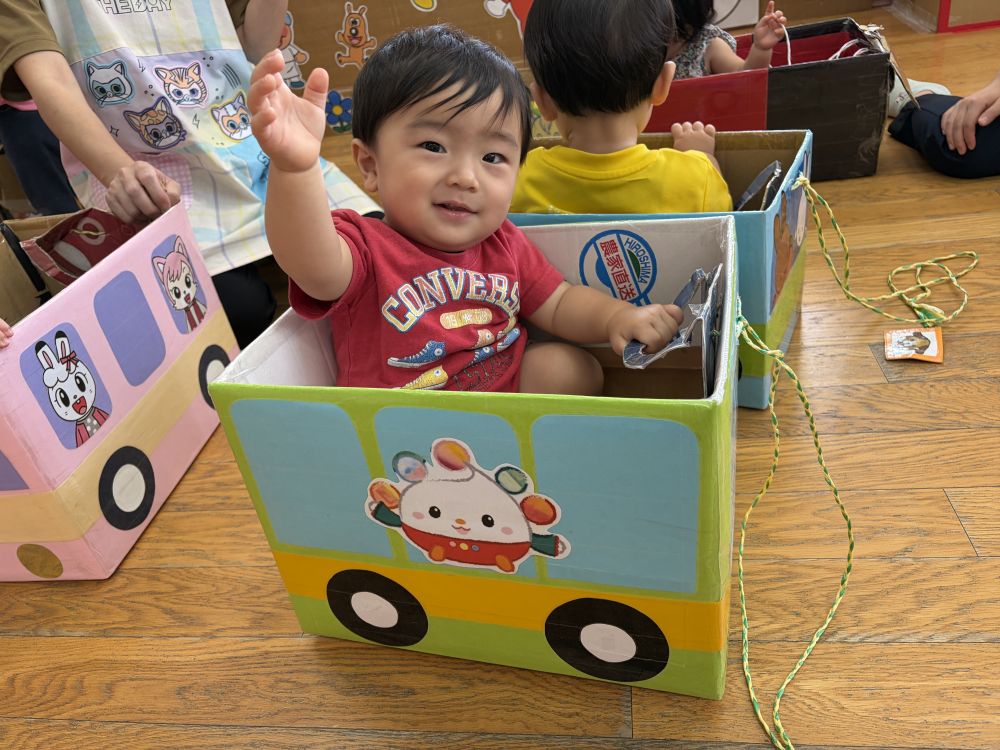 運動会ごっこをしたよ。

まずは車に乗って出発！！
行ってきます😊