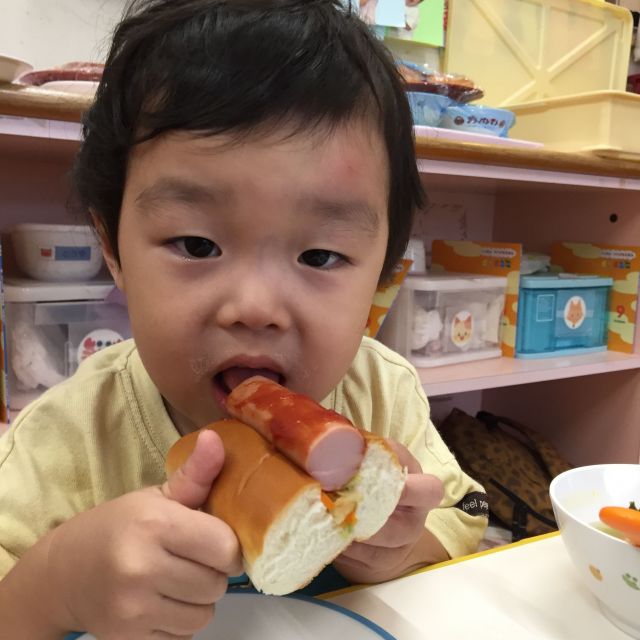 ＊　給食時間の様子　（あいはうす）　＊