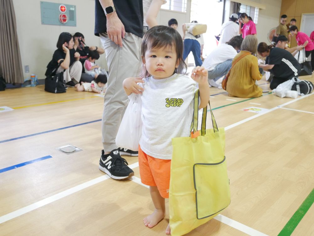 最後にはごほうびをもらって、みんな嬉しそう！
早くお家へ帰って見てみよう♪

子どもたちの笑顔が素敵な楽しい運動会になりました♡
ご協力ありがとうございました