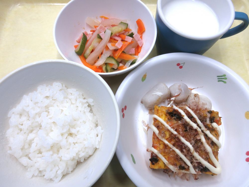 ご飯

とん平焼き風

ベイクド里芋

大根マリネ

牛乳