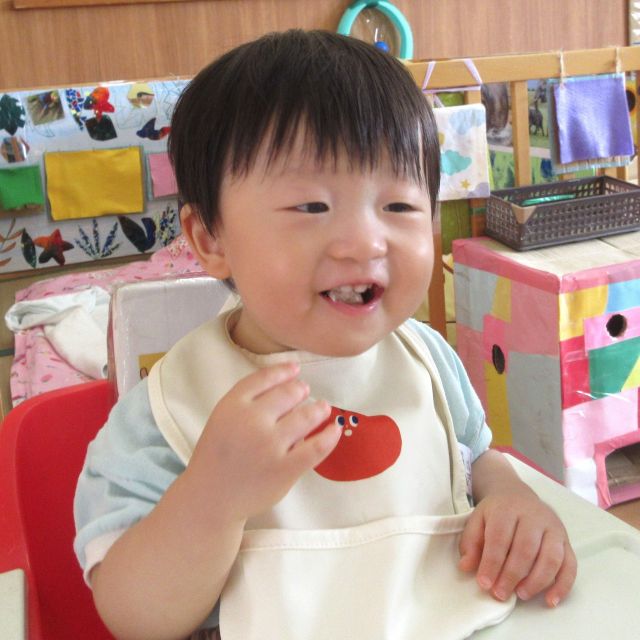 ＊　給食時間の様子(ゆめはうす認定こども園)　＊