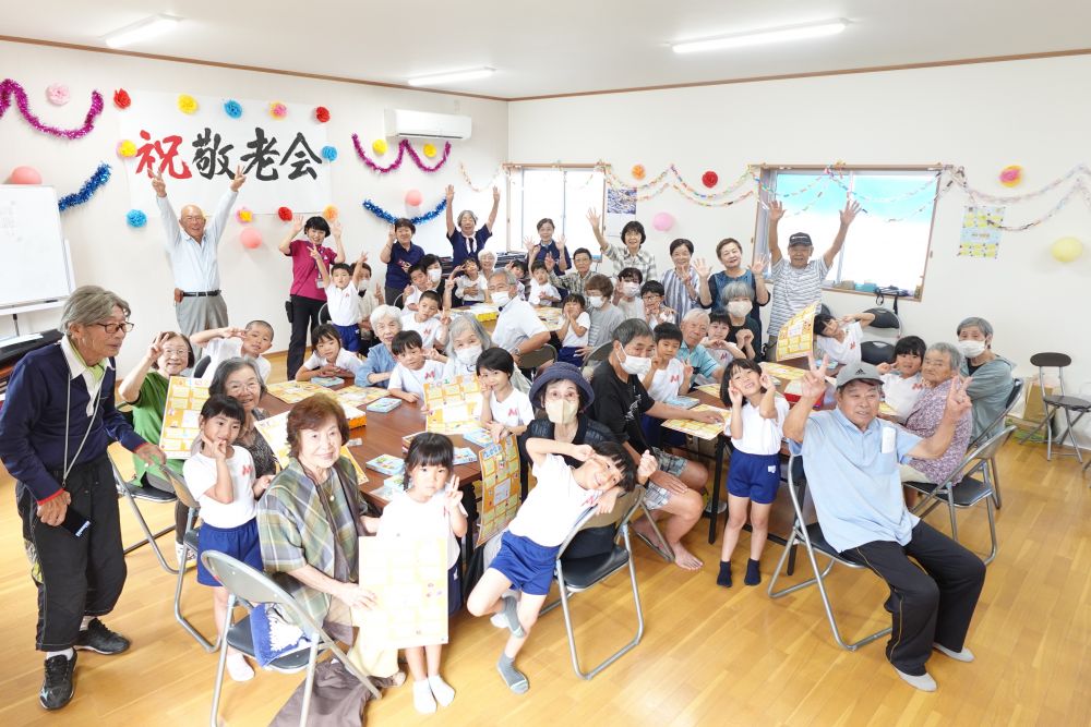 今日の日の思い出に・・・最後はみんなで記念撮影
また会える日を楽しみにしています
いつまでも元気でいてくださいね♡

