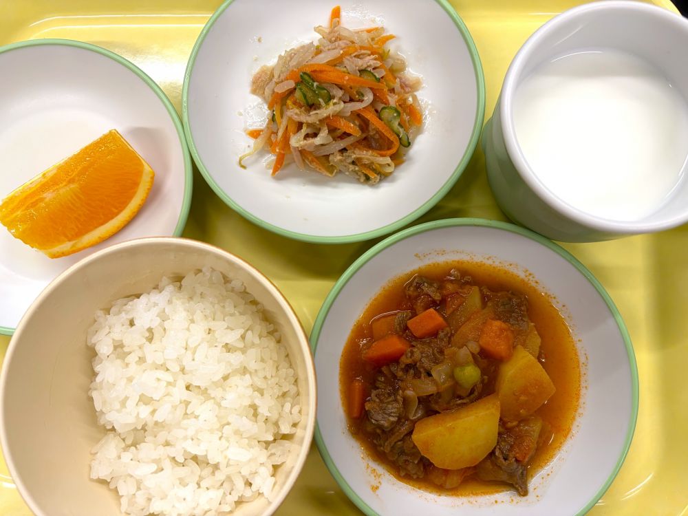 ご飯

洋風トマト肉じゃが

きゅうりともやしのツナナムル

オレンジ

牛乳