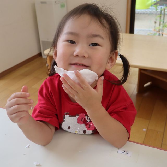 紙粘土遊び　＊１．２歳児＊