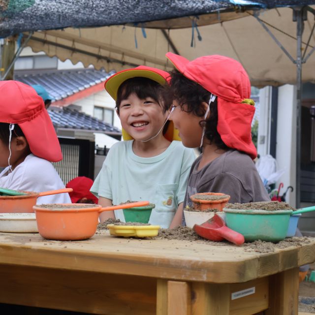 園庭で　＊４歳児＊