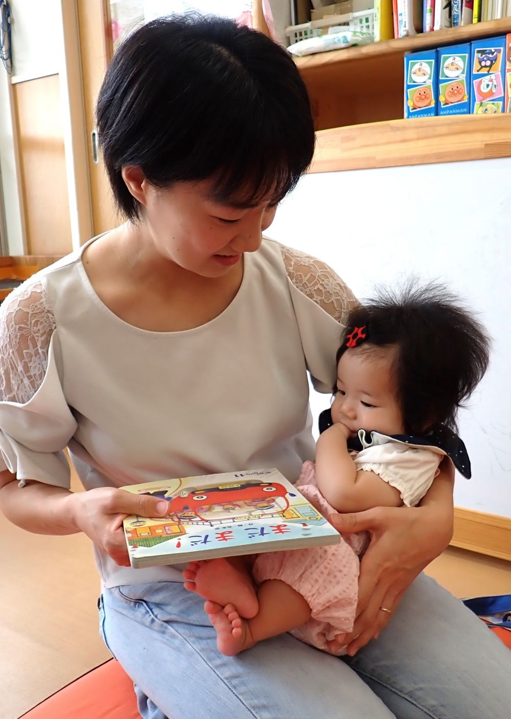 園庭開放で来てくれたお友だちには
絵本をプレゼント🎁