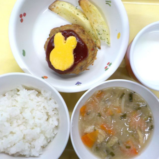 ＊　今日の献立　（行事食：お月見）　＊