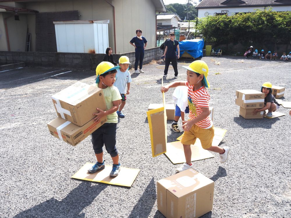 「そこの宝も取って！！！」
「早く！！ダンボール！！道作って」
回数を重ねるごとに声掛けが増えてきました📣
