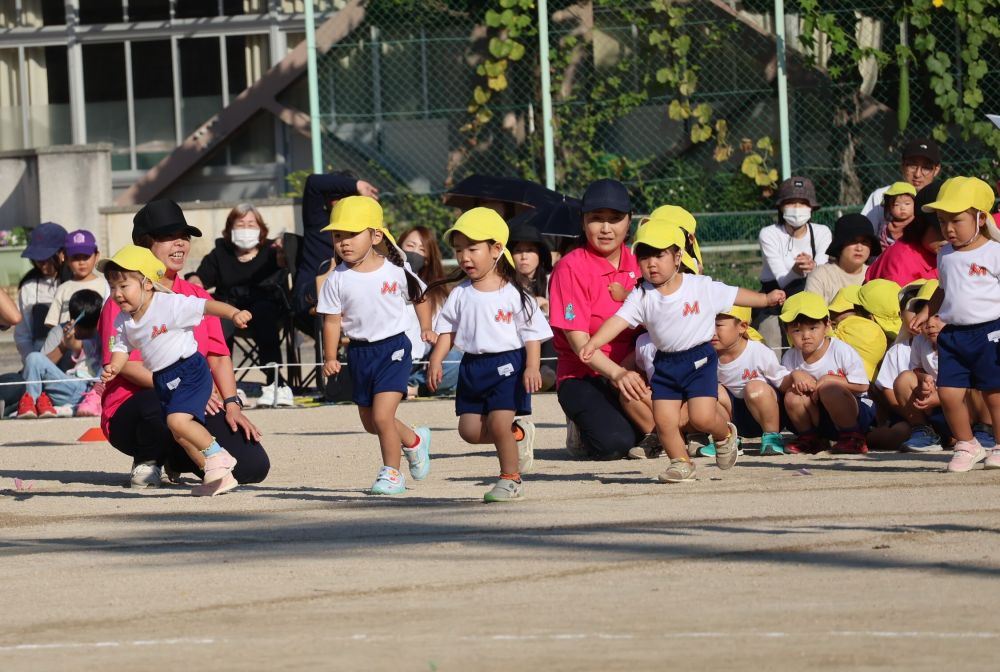 10月11日（日）晴れ🌞
とても暑い日でしたが、
子どもたちは、元気に走って・・・