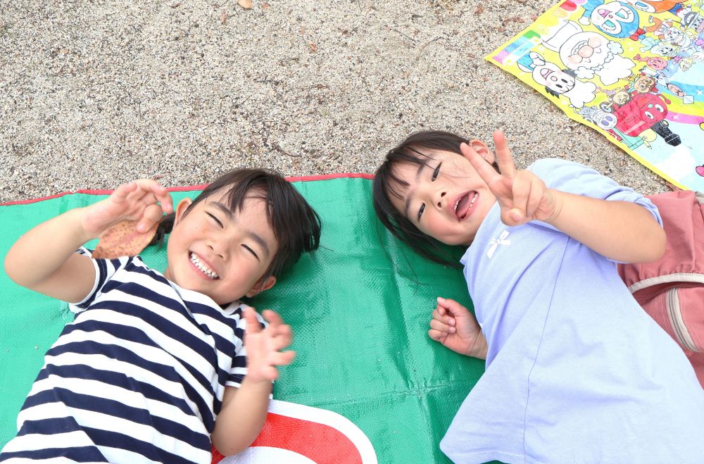 　「一緒にごろごろしよ～」
　「気持ちいいね～」
お腹がいっぱいになった後は
まったり過ごして…♡

愛情いっぱいのお弁当を
ありがとうございました♡